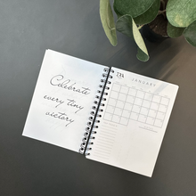Load image into Gallery viewer, PLANNER 2025 - A week per 2-pages (PRE-ORDER)